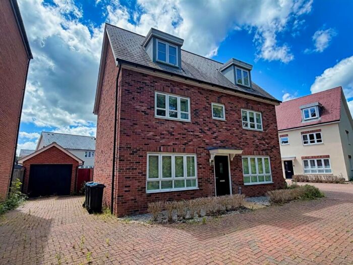 3 Bedroom Detached House To Rent In Southdown Grove, Whitehouse, Milton Keynes, MK8