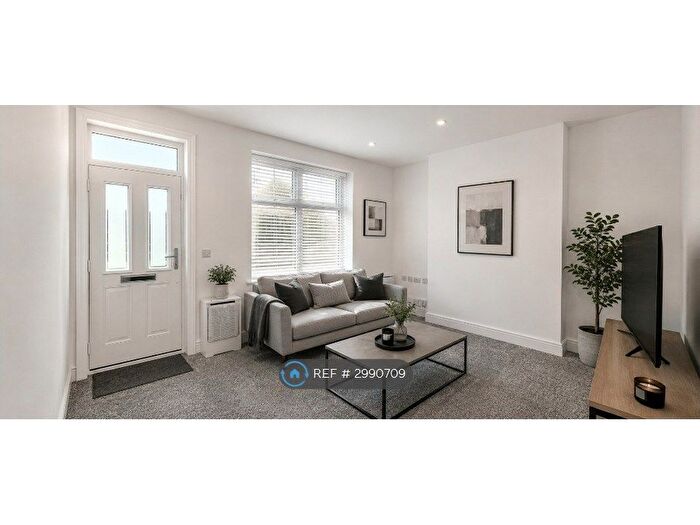 2 Bedroom Semi-detached House To Rent In Hempshaw Lane, Stockport, SK1