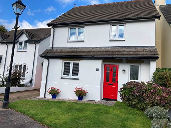 3 Bedroom Detached House For Sale In Beechwood Drive, Camelford, PL32