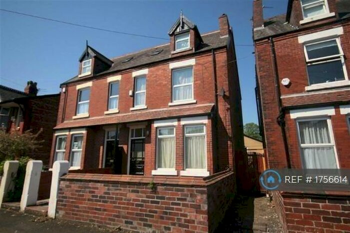 5 Bedroom Semi-Detached House To Rent In Beech Grove, Manchester, M14