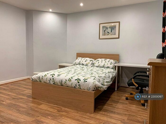 4 Bedroom Semi-Detached House To Rent In Alice Templer Close, Exeter, EX2