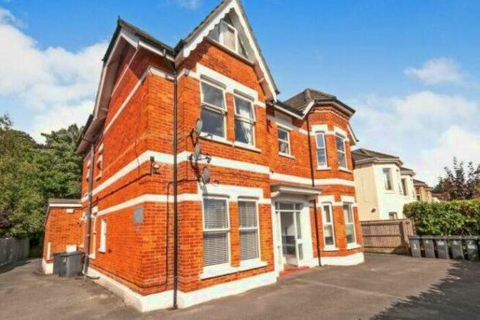 1 Bedroom Flat To Rent In Alumhurst Road, Bournemouth, BH4