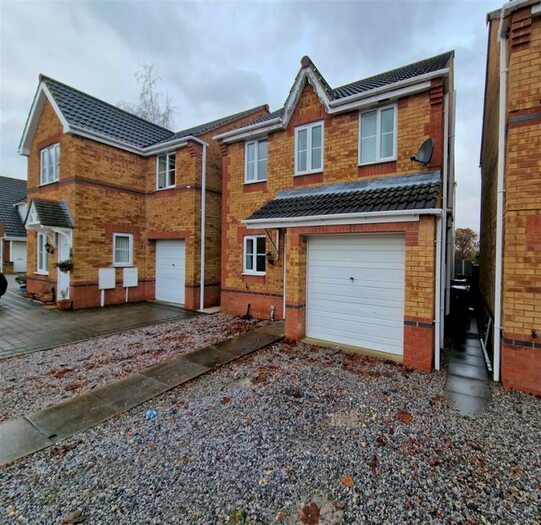 3 Bedroom Detached House To Rent In Moorside Court, Moorends, DN8