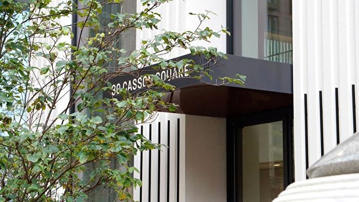 3 Bedroom Flat To Rent In Southbank Place, Casson Square, London, SE1