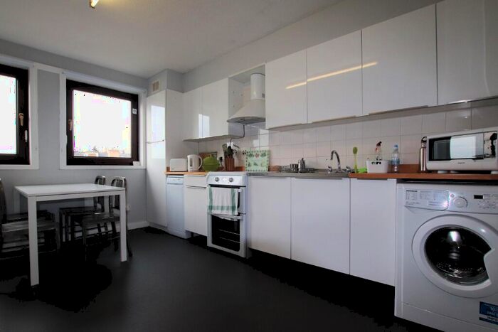 3 Bedroom Flat To Rent In St David Place, Haymarket, Edinburgh, EH3