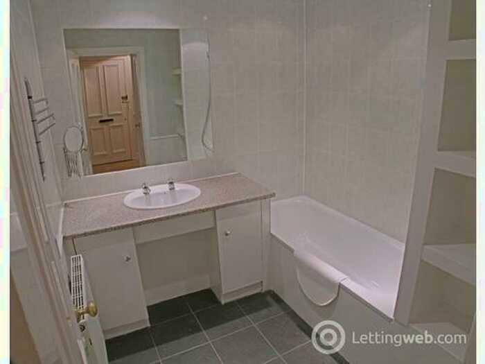 3 Bedroom Flat To Rent In Buccleuch Terrace, Edinburgh, EH8