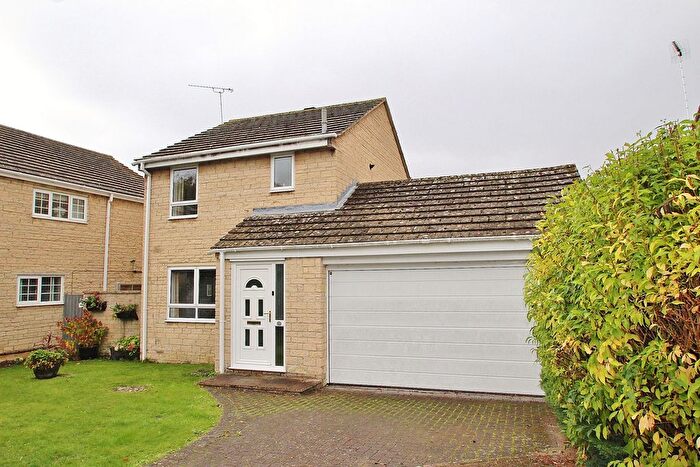 3 Bedroom Detached House For Sale In Pensclose, Witney, OX28