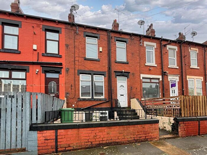 2 Bedroom House To Rent In Longroyd Avenue, Leeds, LS11