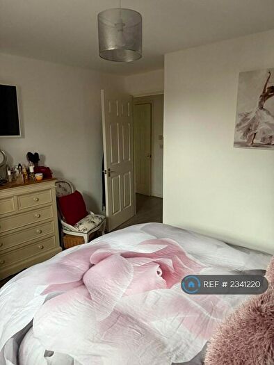 1 Bedroom Flat To Rent In Kingfisher Drive, Greenhithe, DA9