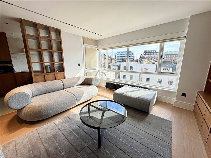 2 Bedroom Flat To Rent In Rutland Gate House, - Rutland Gate, London, SW7