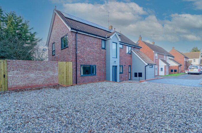 5 Bedroom Detached House To Rent In Anemone Court, Colchester CO4