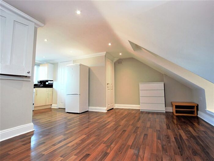 Studio To Rent In Sylvan Avenue, London, N22