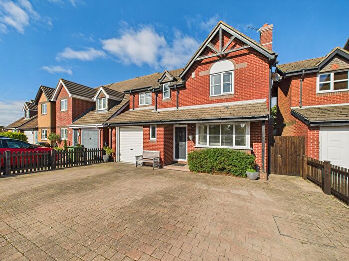 4 Bedroom Detached House For Sale In Topiary Gardens, Locks Heath, SO31