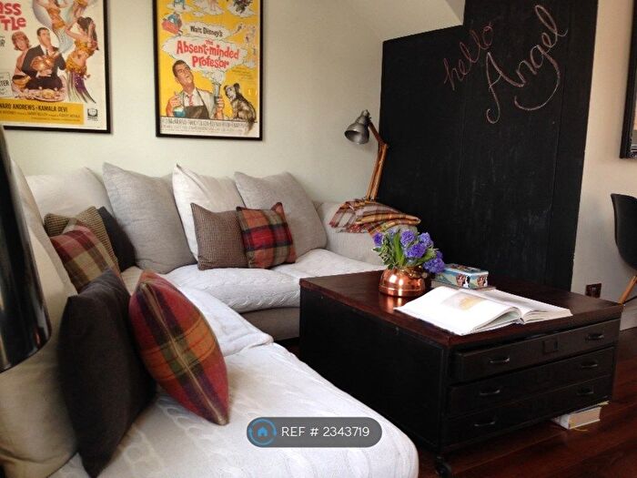 2 Bedroom Flat To Rent In Islington High Street, London, N1