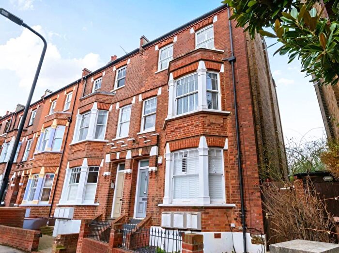 2 Bedroom Flat For Sale In Constantine Road, Belsize Park, London, NW3
