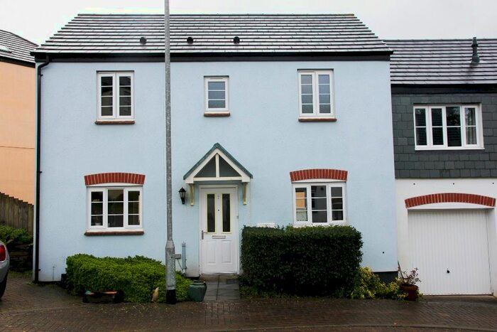 3 Bedroom Semi-Detached House To Rent In Lowen Bre, Truro, TR1