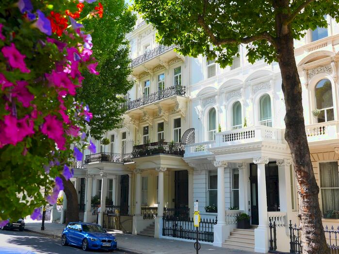 2 Bedroom Flat To Rent In Queen's Gate, South Kensington, London, SW7