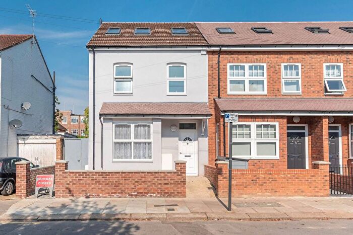 1 Bedroom Flat To Rent In Graham Road, Harrow Weald, Harrow, HA3