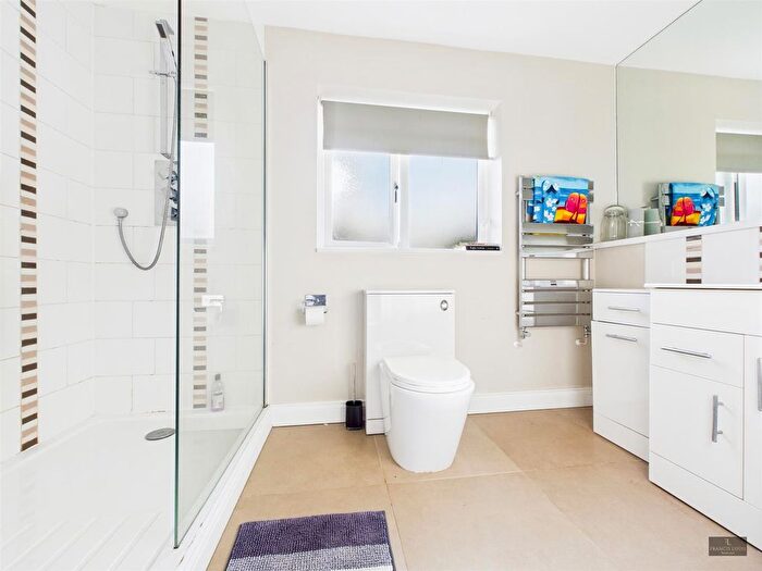 5 Bedroom Detached House For Sale In Norman Drive., Cullompton, EX15