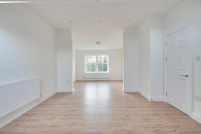 1 Bedroom Apartment To Rent In Selborne Road, Southgate, N14