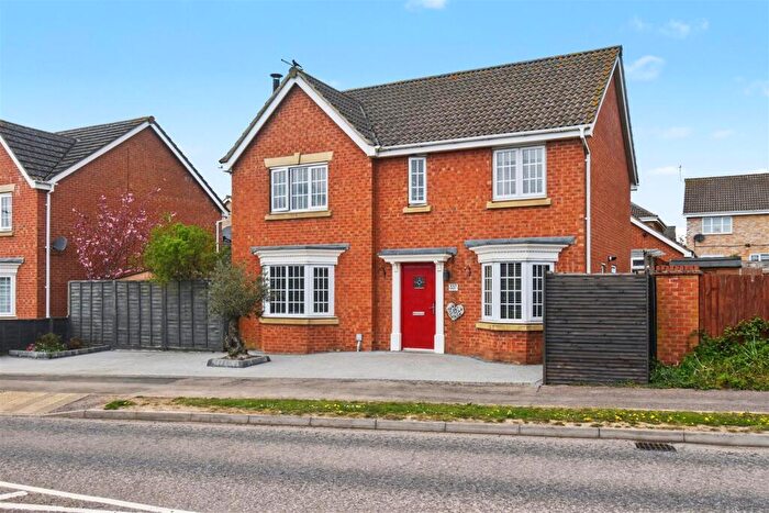 4 Bedroom Detached House For Sale In Lyveden Way, Corby, NN18