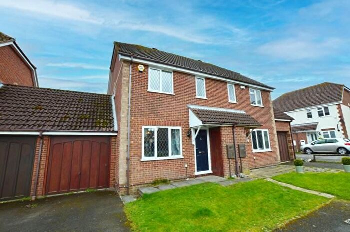 3 Bedroom Semi Detached House To Rent In Court Corner, Olney, MK46