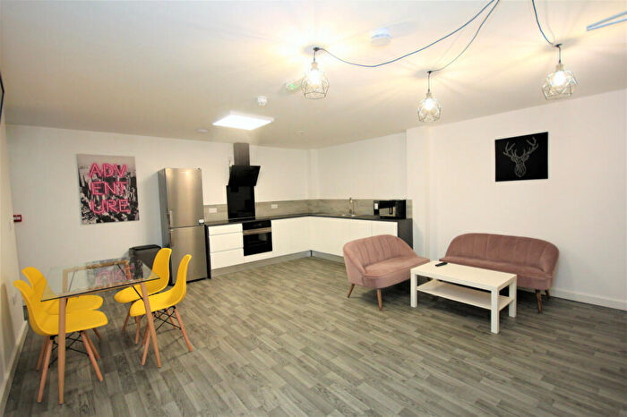 3 Bedroom Flat To Rent In Gordon Street, Preston, PR1