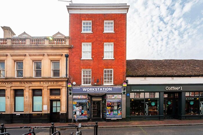 1 Bedroom Flat To Rent In Windsor Close, Godalming, GU7