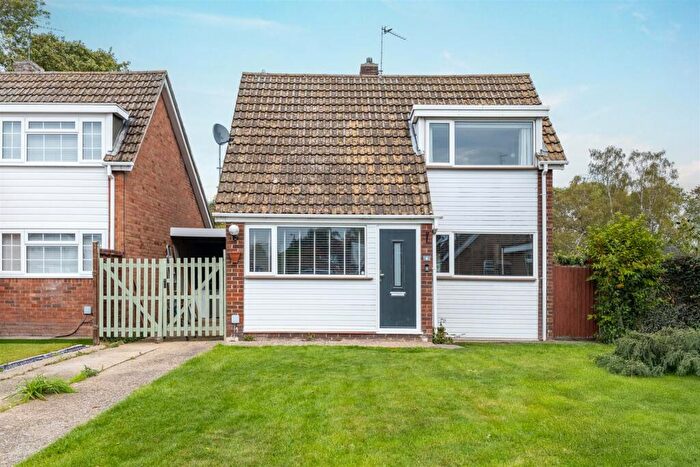 3 Bedroom Detached Bungalow For Sale In Walk House Close, Cranfield, MK43