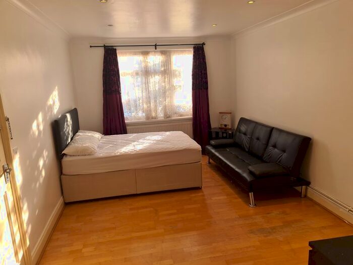 Studio To Rent In Nelson Road, Stanmore, Middlesex, HA7