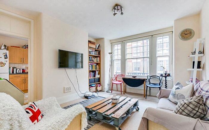 2 Bedroom Apartment To Rent In Wellington Road, St John's Wood, London, NW1