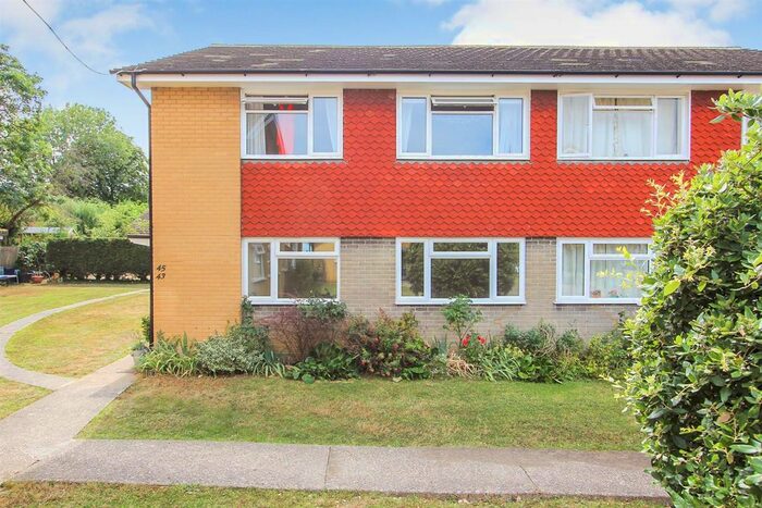 2 Bedroom Flat To Rent In Glebe Way, Whitstable CT5