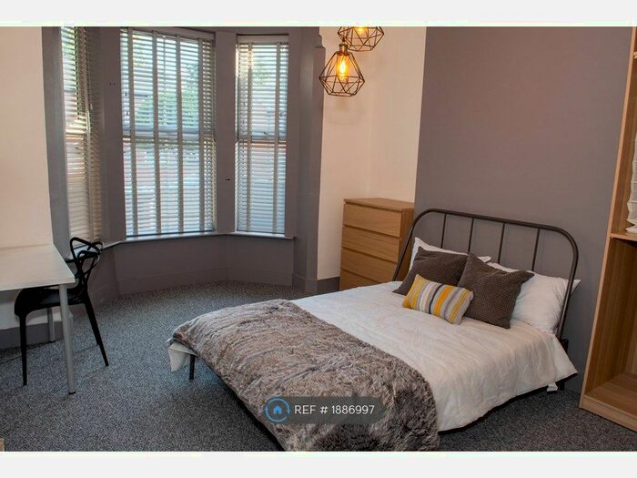 4 Bedroom Semi-Detached House To Rent In Berridge Road, Nottingham, NG7