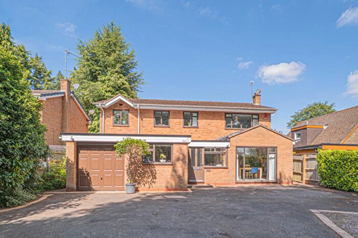 4 Bedroom Detached House For Sale In Station Road, Knowle, B93