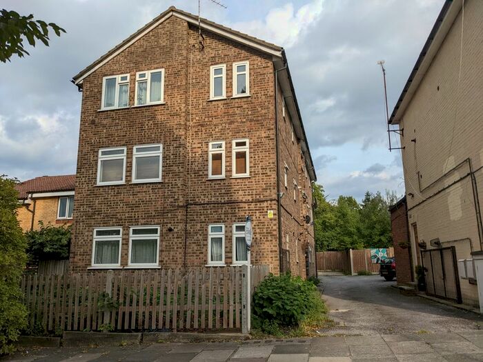 1 Bedroom Flat To Rent In Station Parade, Dorchester Road, Northolt, UB5