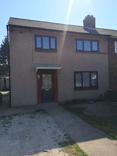 3 Bedroom Semi-Detached House To Rent In Rosewood Avenue, Hornchurch, RM12