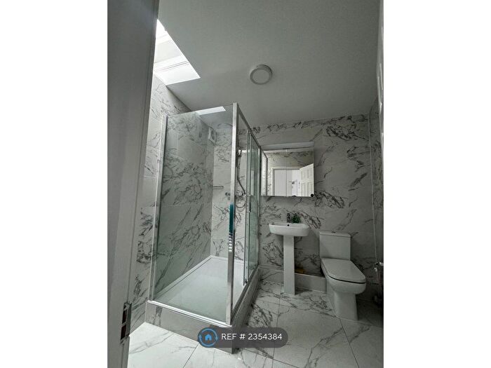 1 Bedroom Flat To Rent In London Road, Morden, SM4