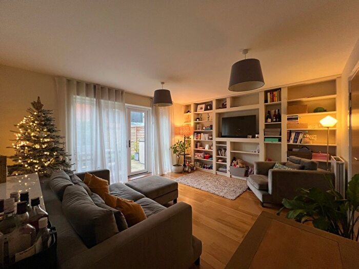 2 Bedroom Semi Detached House For Sale In Archer Grove, Reading, RG2