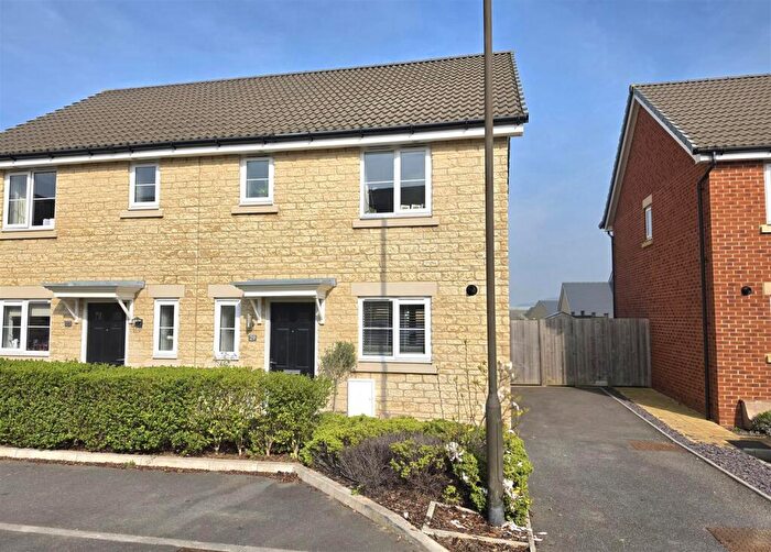 3 Bedroom Semi Detached House For Sale In Peregrine Road, Brockworth, Gloucester, GL3