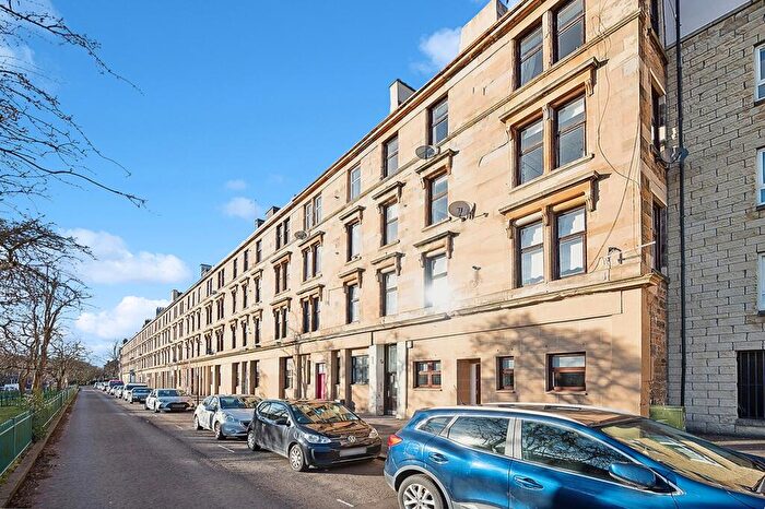 2 Bedroom Flat To Rent In Raeberry Street, Flat /, North Kelvinside, Glasgow, G20