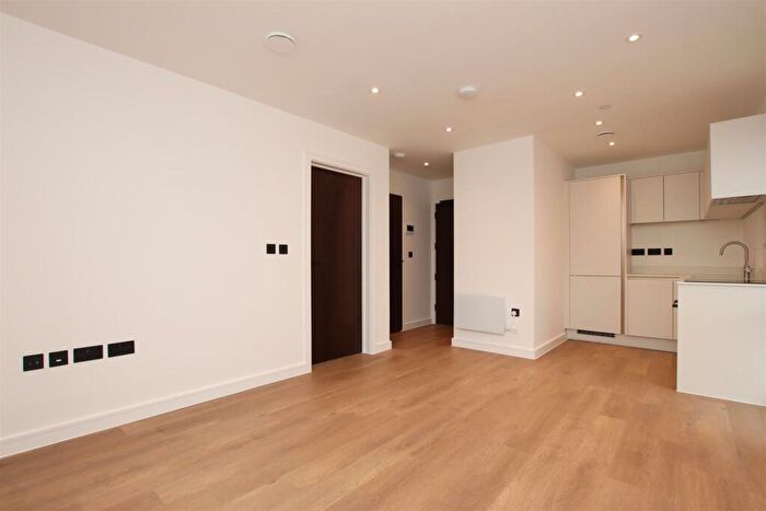 1 Bedroom Flat To Rent In The Willows, Windsor Bridge Road, Bath, BA2