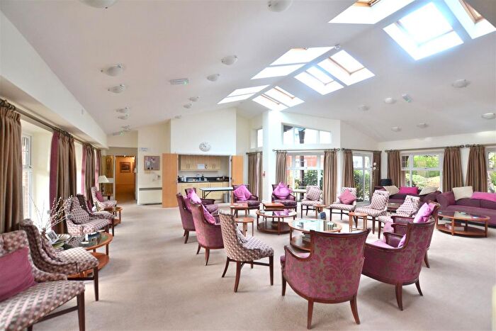 2 Bedroom Flat For Sale In Sycamore Grange, Branksomewood Road, Fleet, GU51