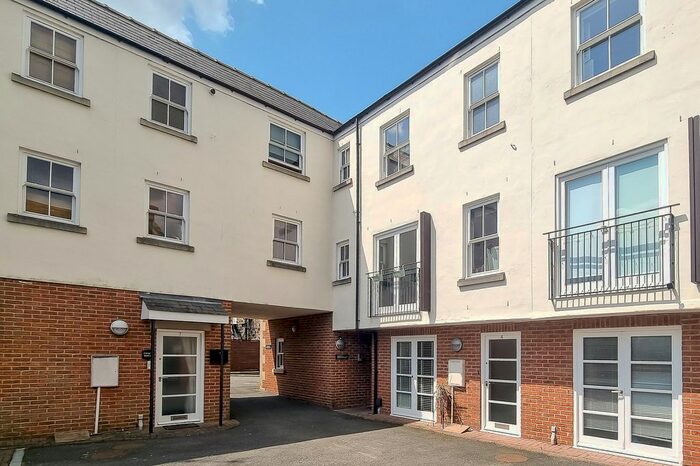 2 Bedroom Mews To Rent In Mornington Mews, Mornington Terrace, HG1