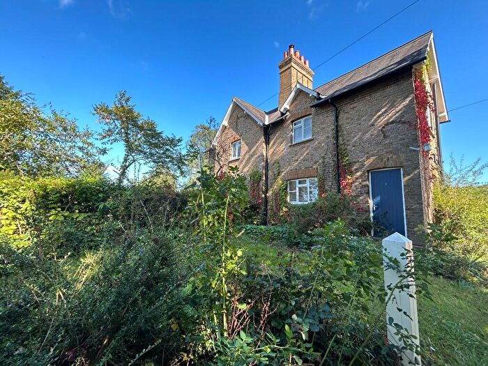 2 Bedroom Cottage To Rent In Bramfield, SG14