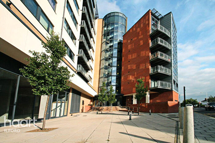 2 Bedroom Flat For Sale In Perth Road, Ilford, IG2