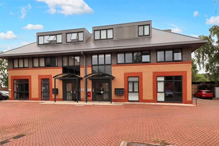 1 Bedroom Flat For Sale In River Court, Woking, Surrey, GU21