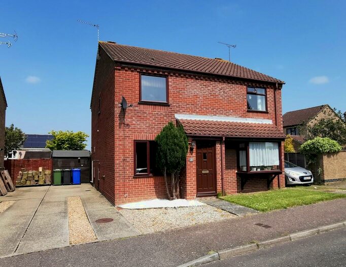 2 Bedroom Semi-Detached House To Rent In Bluebell Way, Worlingham, NR34