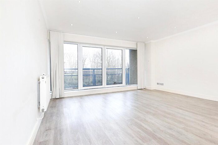 2 Bedroom Apartment To Rent In Rotherhithe Street, London, SE16
