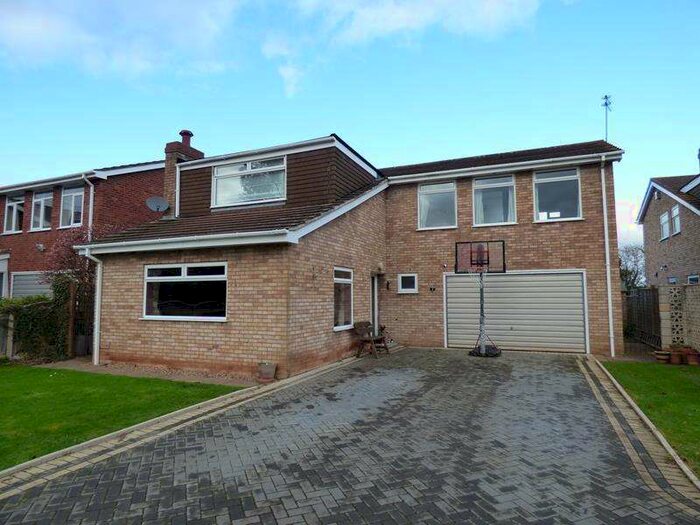 4 Bedroom Detached House For Sale In Swan Orchard, Alfrick, Worcester, WR6