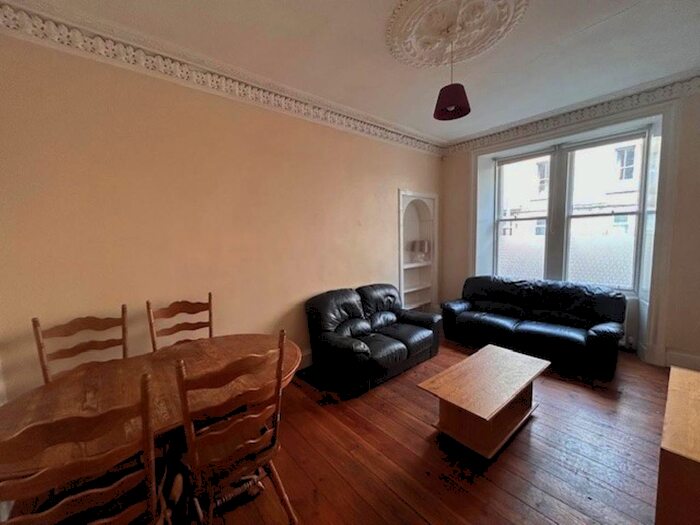 3 Bedroom Flat To Rent In Bryson Road, Edinburgh, EH11